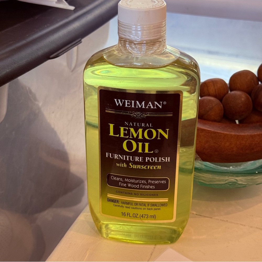 Weiman Lemon Oil, Furniture Wood Polish with UVX-15 Sunscreen 16 Oz